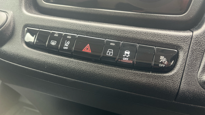 Peugeot Boxer 3500 Heavy L4 Diesel 2.2 BlueHDi 140 H2 Van Professional